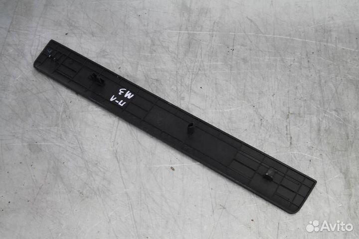 Накладка порога внутренняя передняя левая Mazda