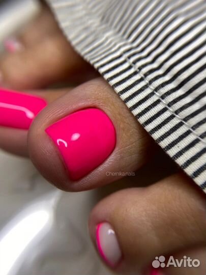 Маникюр/ педикюр