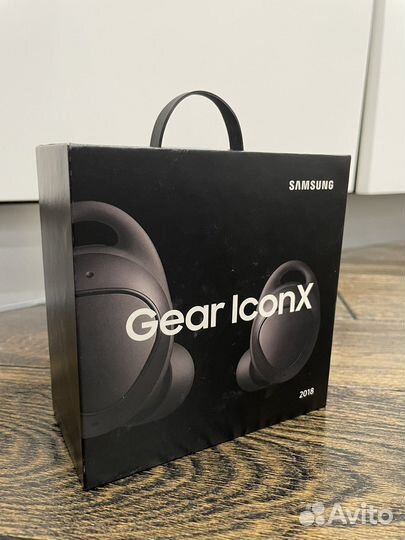 Gear IconX SM-R140