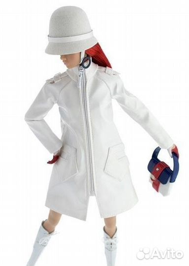 Частичный аутфит от Поппи Паркер British Invasion