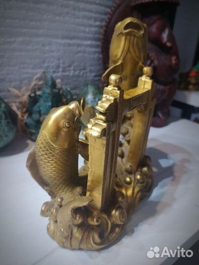 Карп латунь, редкий символ богатства