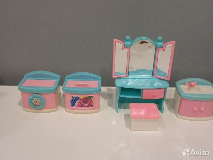 Мебель для кукольного домика
