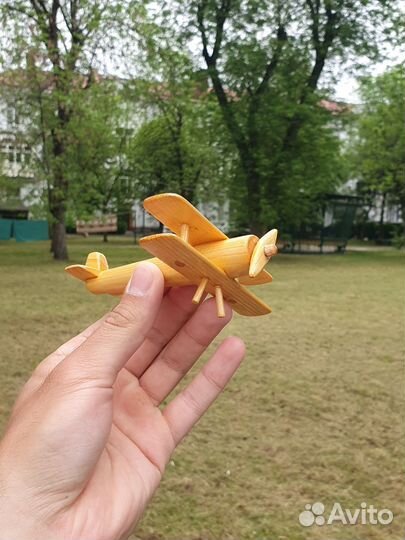 Самолётик из дерева
