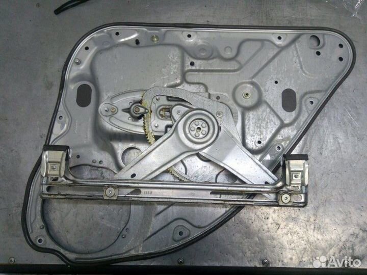 Стеклоподъемник задний левый Ford Focus 2