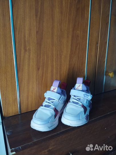 Кроссовки для девочки