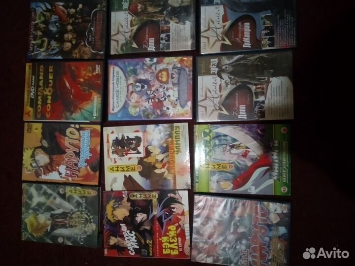 DVD проигрыватель, диски с аниме, мультфильмами и