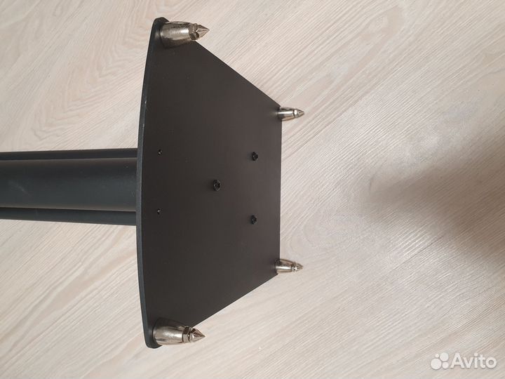 Стойки для акустики,колонок