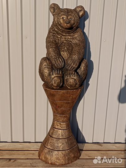 Медведь резной скульптура
