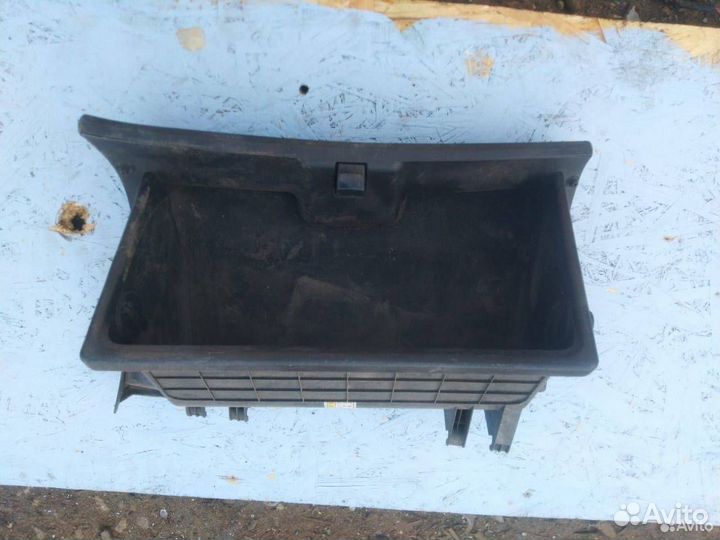 Бардачок Hyundai Solaris 2012