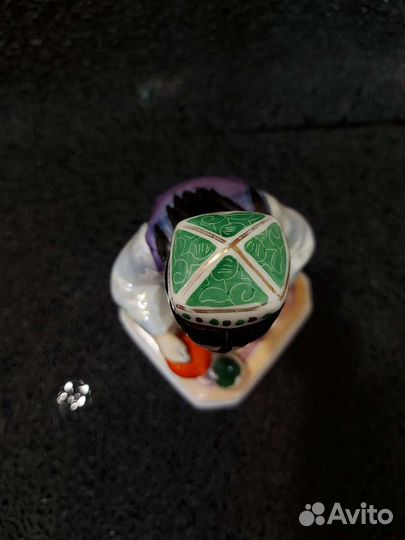 Фарфоровая статуэтка