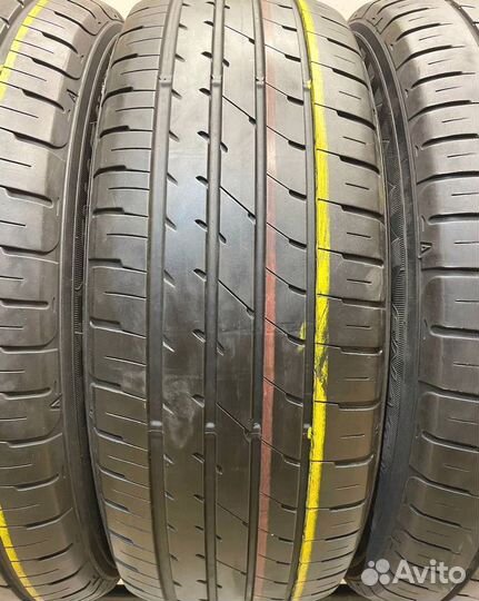 Dunlop Enasave RV504 215/60 R17 93N