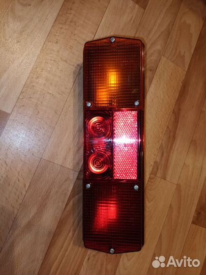 Фонарь задний,левый