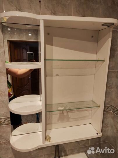 Продам умывальник с зеркалом aqwella