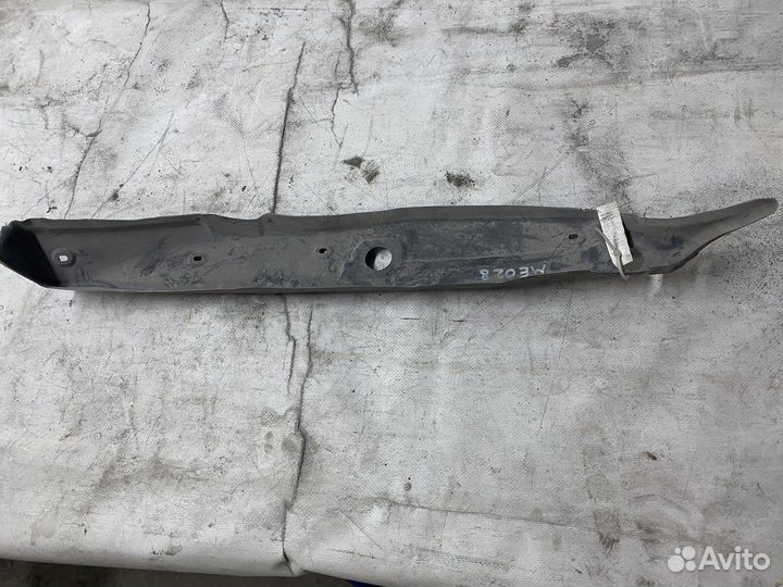 Накладка пыльник крыла mercedes w211 левый