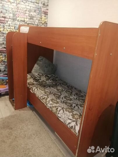 Двухъярусная кровать бу с матрасами