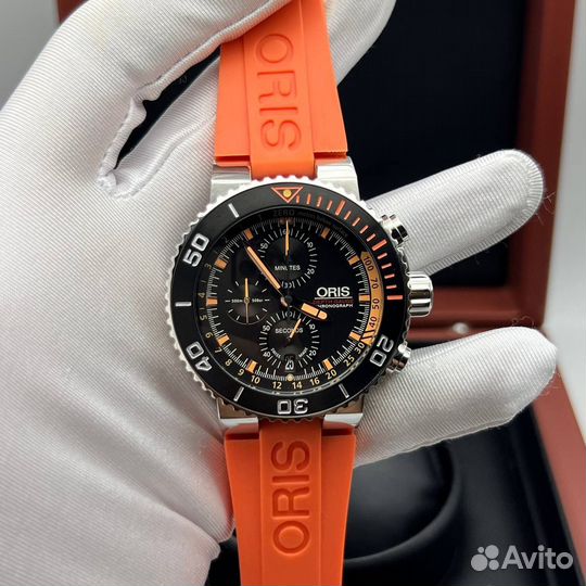 Мужские кварцевые часы оранжевые Oris