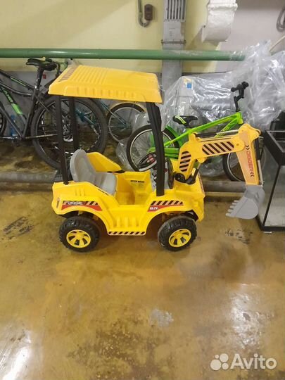 Детский электромобиль экскаватор