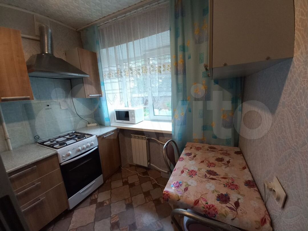 Купить 2-комнатную квартиру, Екатеринбург, ул Черняховского, д 52а, 42.0  м2, 2 этаж, 3290р - объявление №3563137 на Nedvy.ru