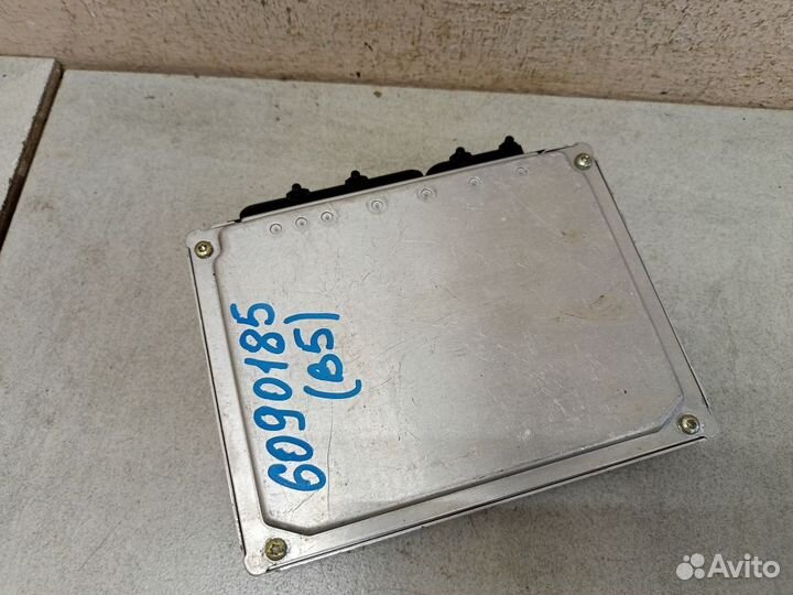 Блок управления двигателем 8D0907558F