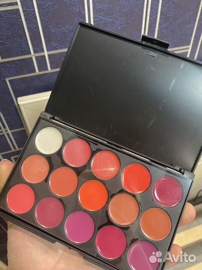 Палитра помады