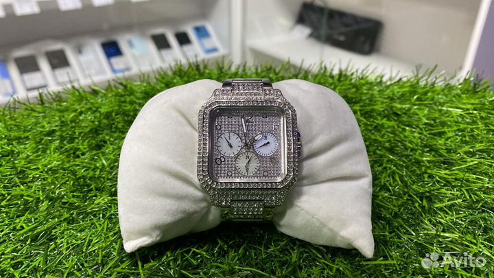 Часы наручные механические guess