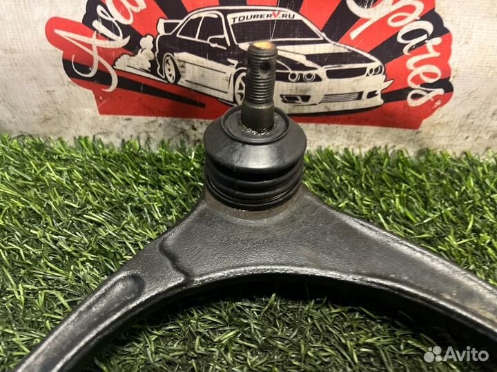 Рычаг подвески верхний передний правый Toyota