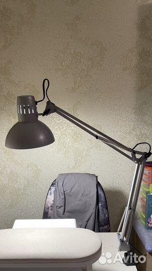 Лампа настольная с лампочкой
