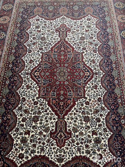 Ковер шерстяной