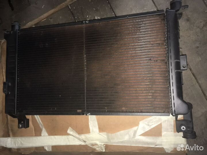 Радиатор охлаждения додж караван 1992-95гг