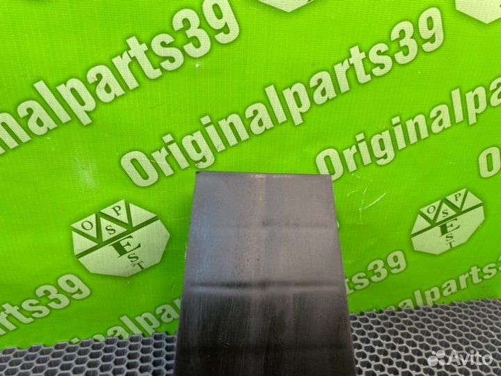 Кронштейн бампера передний правый Citroen C4