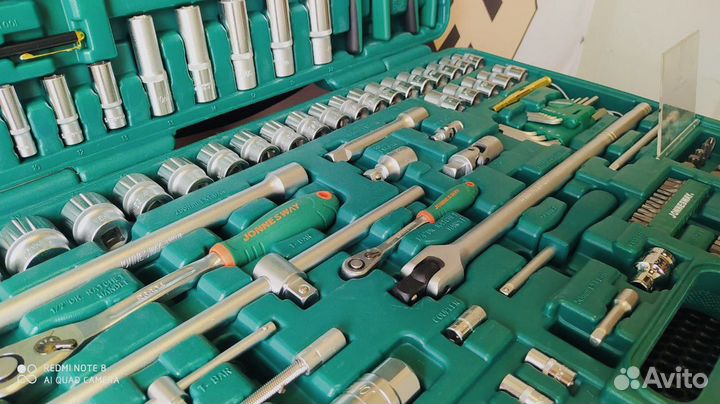 Набор инструмента Jonnesway 142 предмета + фонарь