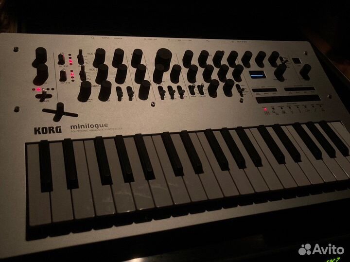 Аналоговый синтезатор Korg Minilogue