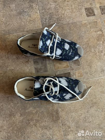 Кроссовки женские