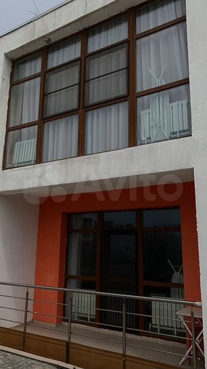 Комната 37 м² в 1-к., 1/2 эт.