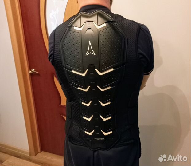 Горнолыжная защита спины atomic