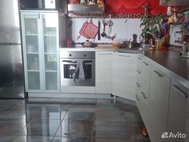 Кухонный гарнитур угловой бу с техникой