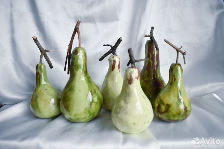 Груша из глины