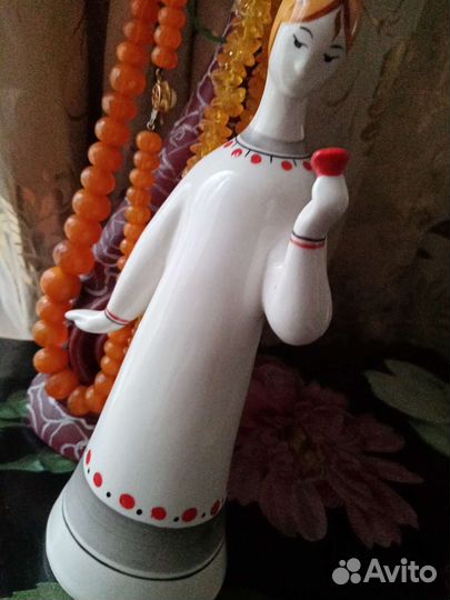 Фарфоровые статуэтки