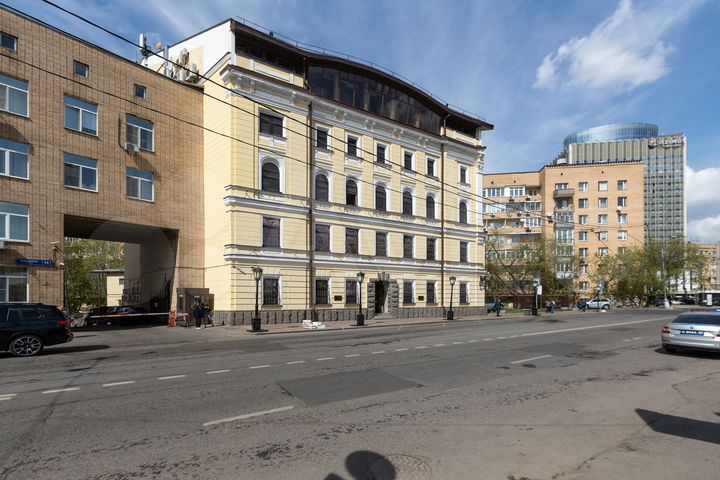 Здание, 2757 м²