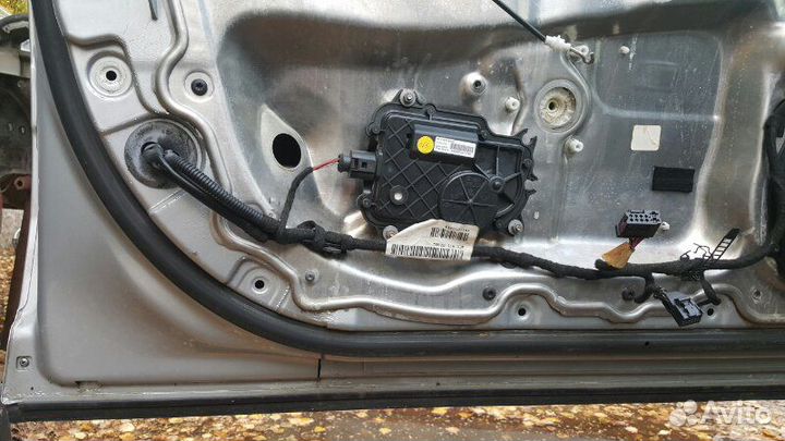 Дверь передняя левая Audi S8 D3 BSM 2006