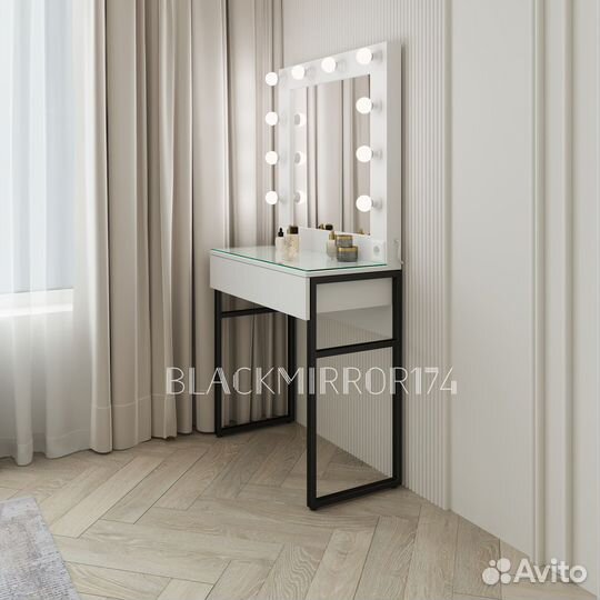 Макияжный столик лофт с зеркалом в раме