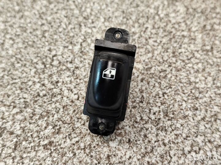 Кнопка стеклоподъёмника Hyundai Verna 2