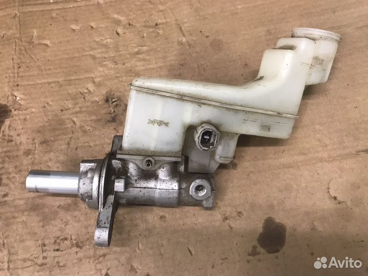 Camry 40 Камри Главный тормозной цилиндр б/у
