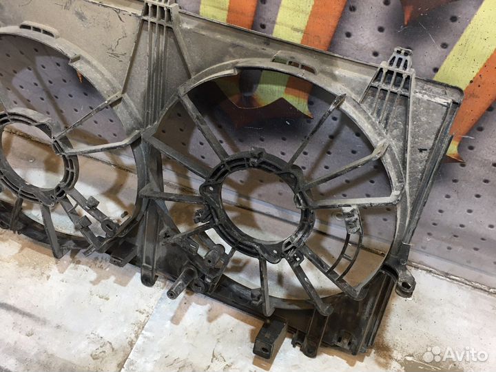 Диффузор вентилятора Mitsubishi Outlander 3