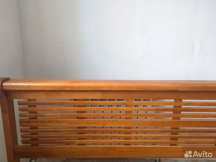 Полуторная кровать из массива дерева