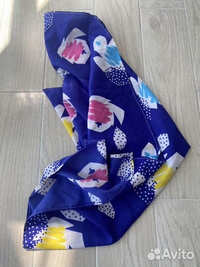 Платок в стиле 80-х