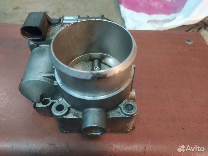 Дроссельная заслонка A4 B6 