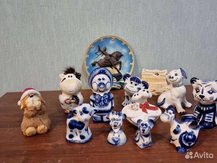 Статуэтки, сувениры, символ года, гжель