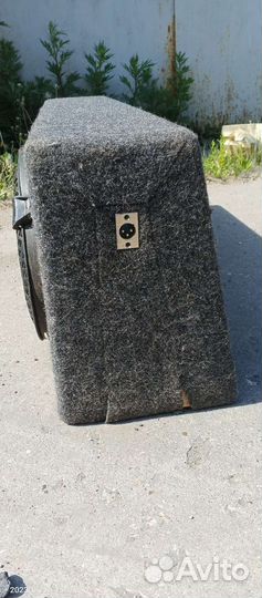 Сабвуфер в корпусе