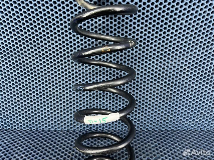 Пружина задняя левая правая Tiguan до 2016